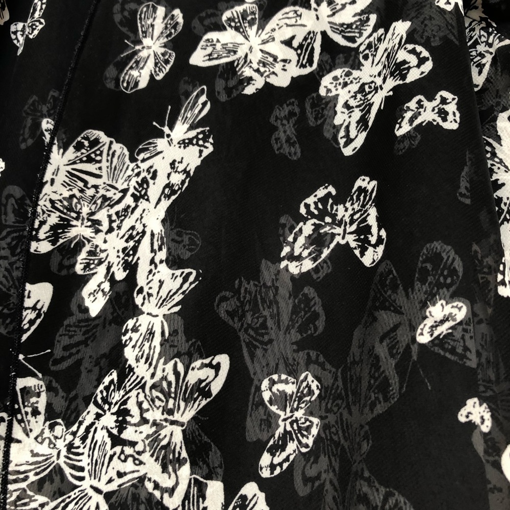 Cap Sleeve Butterfly Blouse - Picture 6 of 13